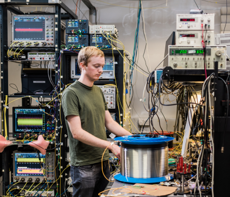 PhD student from the IPES CDT awarded the prestigious IEEE Photonics Graduate Scholarship PhD student from the IPES CDT awarded the prestigious IEEE Photonics Graduate Scholarship